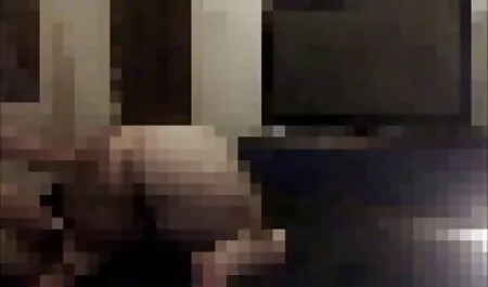 Klein huishoudelijk werk mooie seksfilms door een pantygat