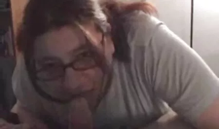 Meisje in kousen met goede seksfilms haar minnaar