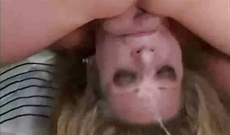Elegante Olympia lesbische seksfilm zittend op geen penis