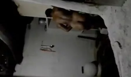 Meisjes in gestreepte massage seksfilm kousen naakt