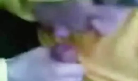 Cichorei besloot geld gratis seksfilm te verdienen door drugs te proberen.
