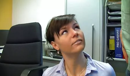 Beide free seksfilms gaten werden in de glazen staaf getrokken.