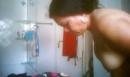 De Russen zijn in de badkamer. kim holland seksfilms