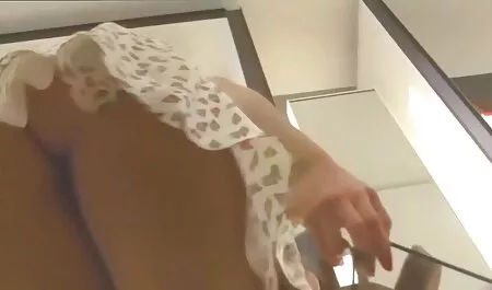 Ze nam de rode jurk en gaf seksfilms kijken de vloek.