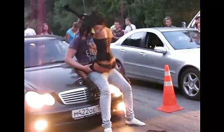 Brunette vrouw slet in kousen en mooie seksfilms vriend neukt man