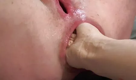 Vrouw houdt van gratis lesbische seksfilms anale seks.