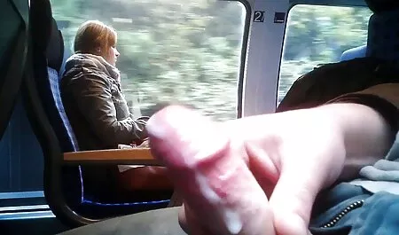Een man likt graag Lily ' s gaten. vlaamse seksfilms