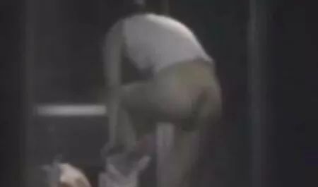 Het blondje zou de functie van je coach moeten zijn. korte seksfilm