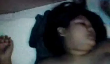 Kinderen zijn gratis gay seksfilms leuk met ballen en poppen.
